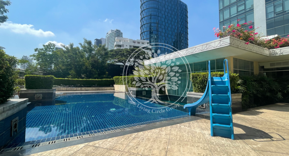 For rent 4 bedrooms condo in Watthana, Bangkok