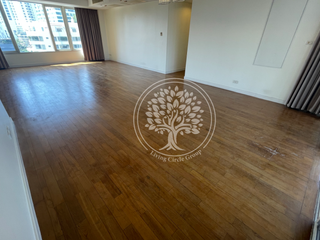 For rent 4 bed condo in Watthana, Bangkok