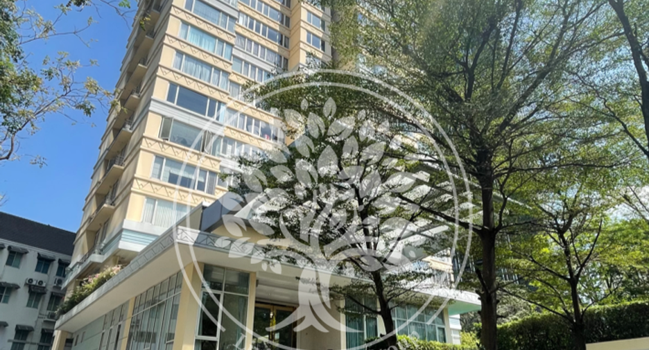 For rent 4 bedrooms condo in Watthana, Bangkok