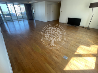 For rent 4 bed condo in Watthana, Bangkok