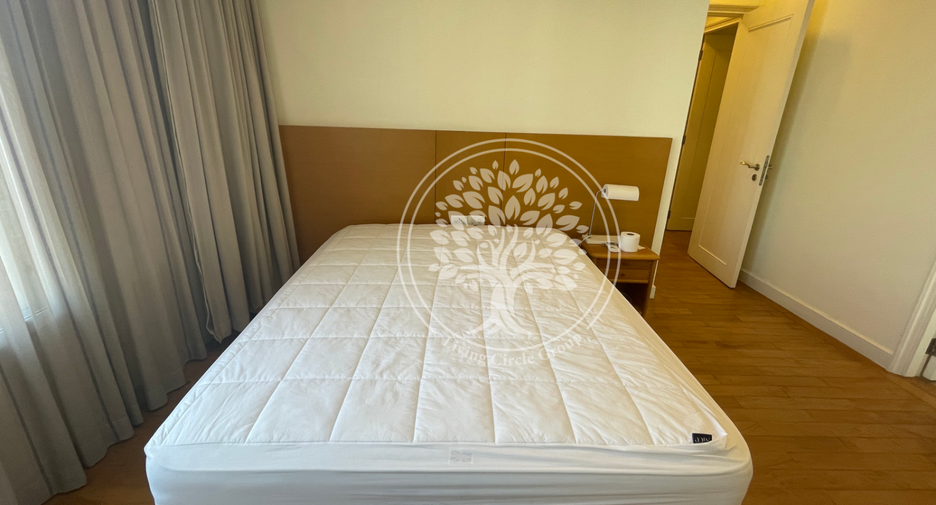 For rent 4 bedrooms condo in Watthana, Bangkok