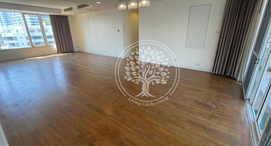 For rent 4 bedrooms condo in Watthana, Bangkok