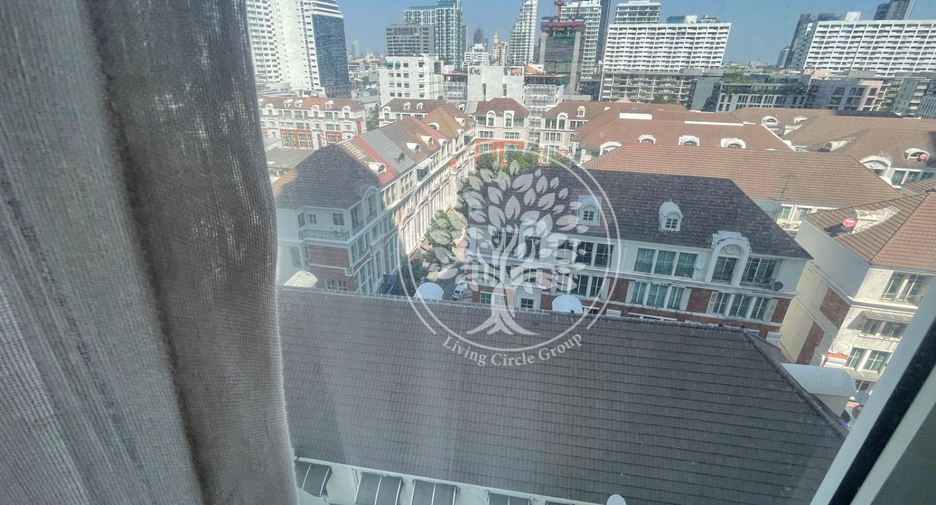 For rent 4 bedrooms condo in Watthana, Bangkok