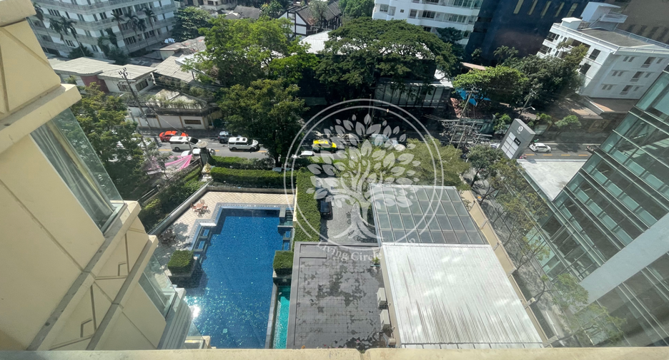 For rent 4 bedrooms condo in Watthana, Bangkok