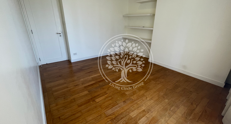 For rent 4 bedrooms condo in Watthana, Bangkok