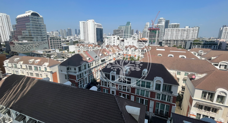 For rent 4 bedrooms condo in Watthana, Bangkok