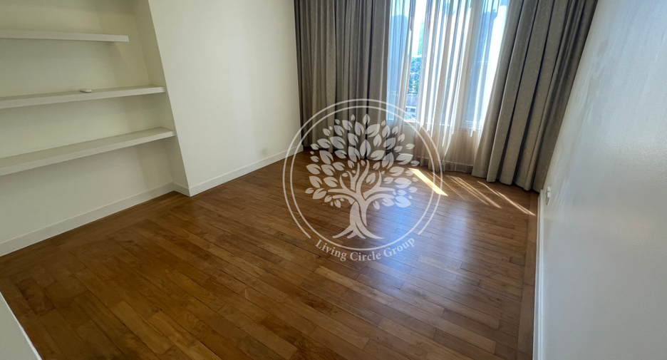 For rent 4 bedrooms condo in Watthana, Bangkok