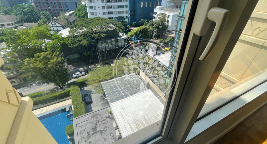 For rent 4 bedrooms condo in Watthana, Bangkok