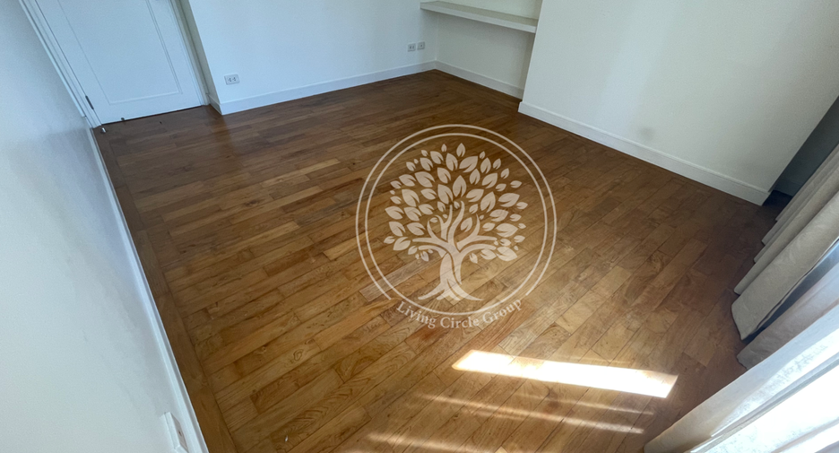 For rent 4 bedrooms condo in Watthana, Bangkok