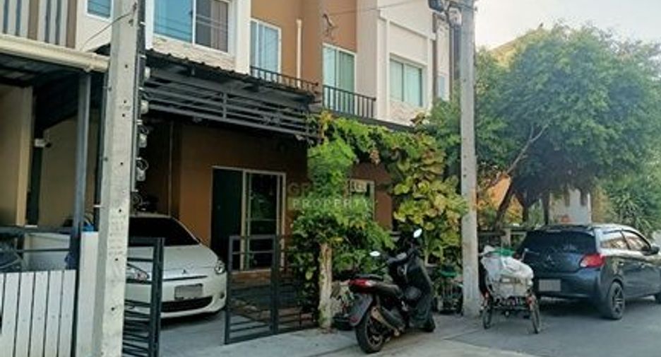 For sale 3 bedrooms townhouse in Mueang Nonthaburi, Nonthaburi