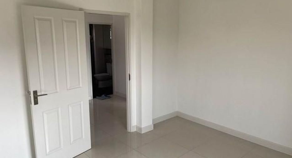 For rent 5 bed townhouse in Sam Phran, Nakhon Pathom