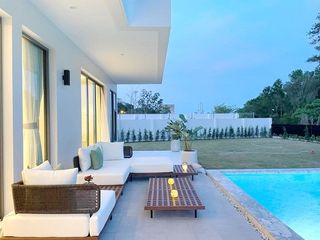 For rent 4 bedrooms villa in Mueang Phuket, Phuket