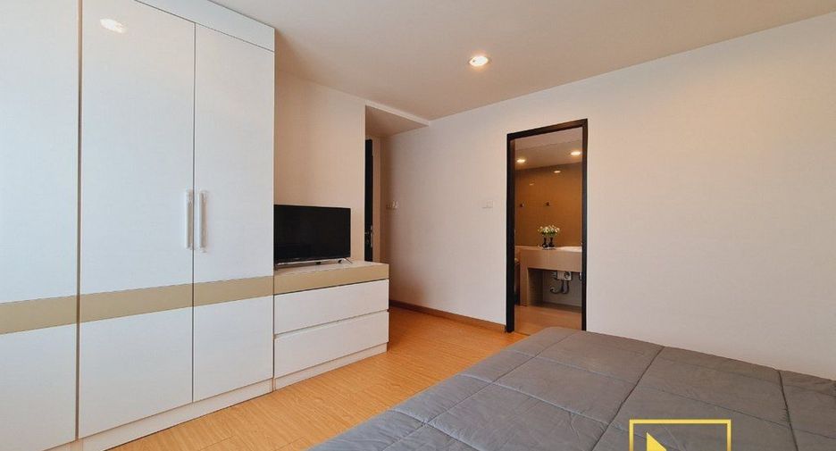 For rent 2 bedrooms apartment in Watthana, Bangkok
