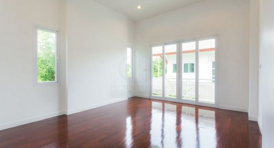 For sale 3 bedrooms house in Mueang Chon Buri, Chonburi
