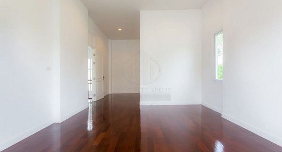 For sale 3 bedrooms house in Mueang Chon Buri, Chonburi