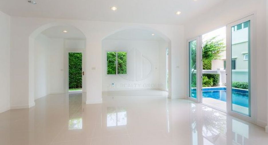 For sale 3 bedrooms house in Mueang Chon Buri, Chonburi