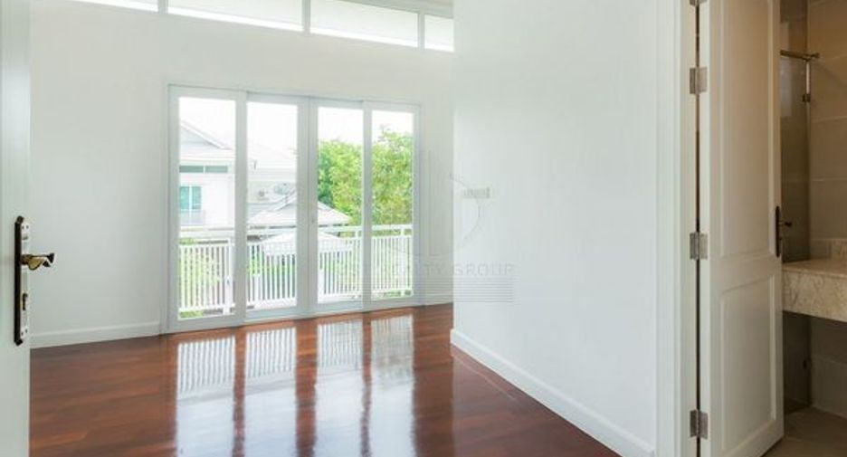 For sale 3 bedrooms house in Mueang Chon Buri, Chonburi