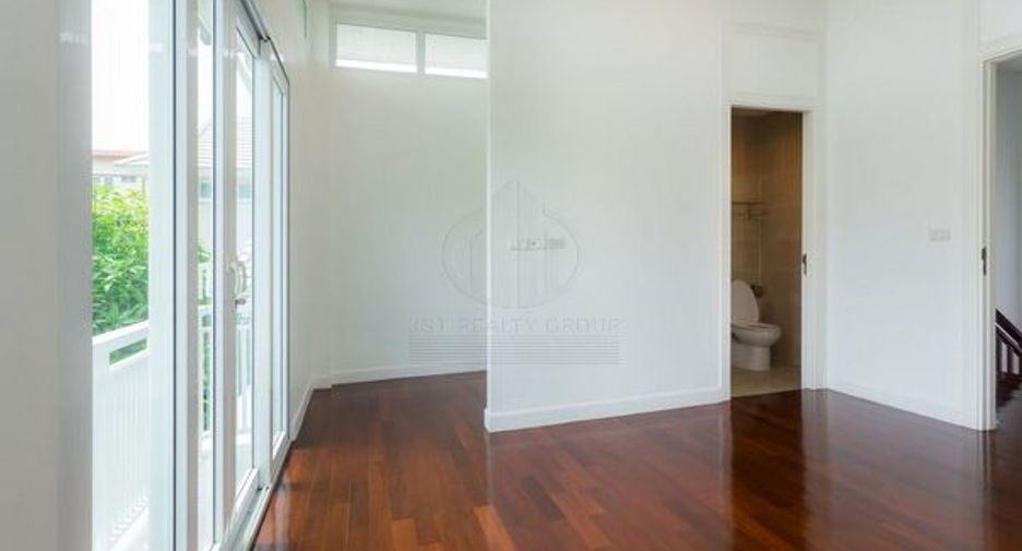 For sale 3 bedrooms house in Mueang Chon Buri, Chonburi