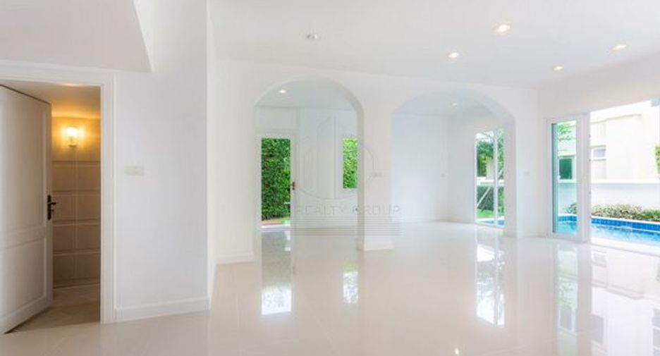 For sale 3 bedrooms house in Mueang Chon Buri, Chonburi