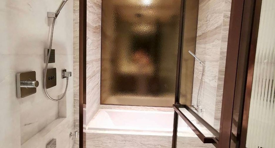 For sale 1 Beds condo in Pathum Wan, Bangkok
