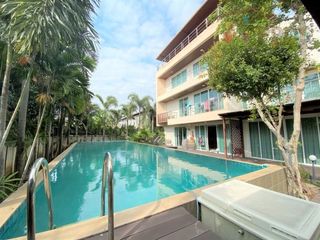 For sale 5 ベッドルーム house in Phra Khanong, Bangkok