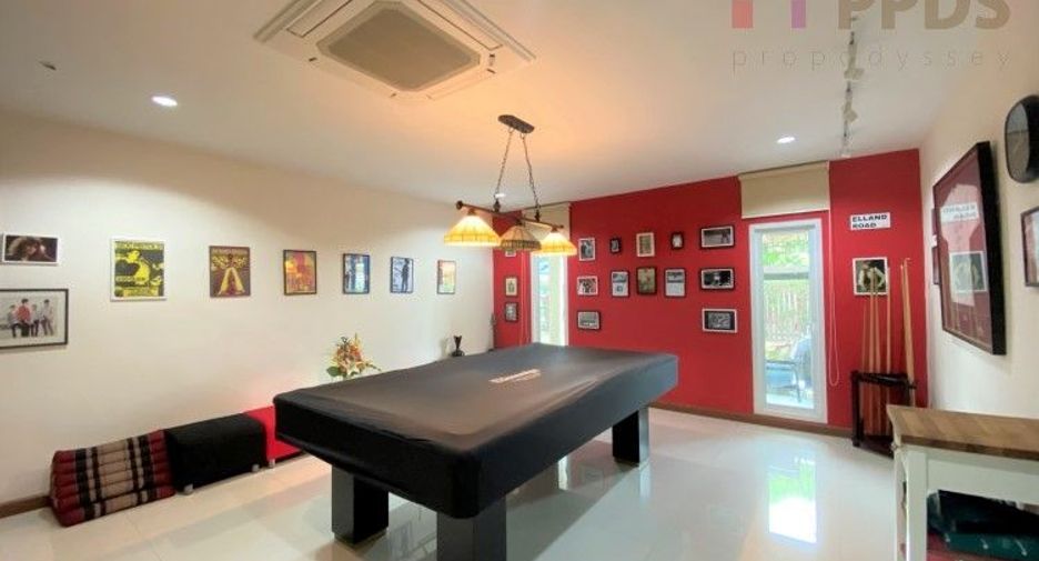 Haus zum Kauf mit 5 Zimmer in Phra Khanong, Bangkok