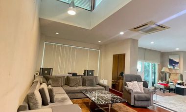 For sale 6 bed house in Saphan Sung, Bangkok