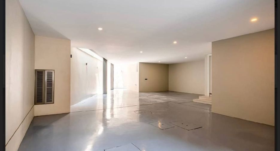 For sale 3 ベッドルーム house in Watthana, Bangkok