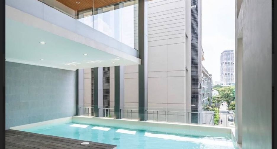 For sale 3 ベッドルーム house in Watthana, Bangkok