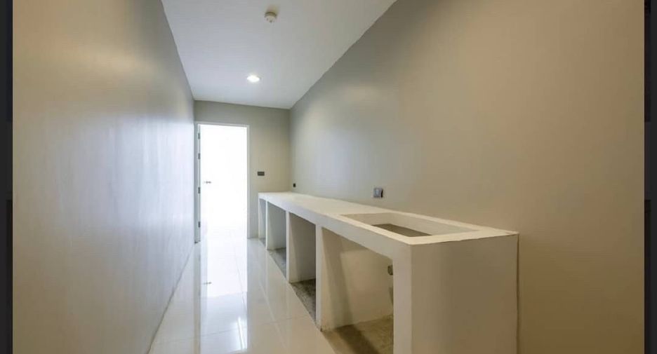 For sale 3 ベッドルーム house in Watthana, Bangkok