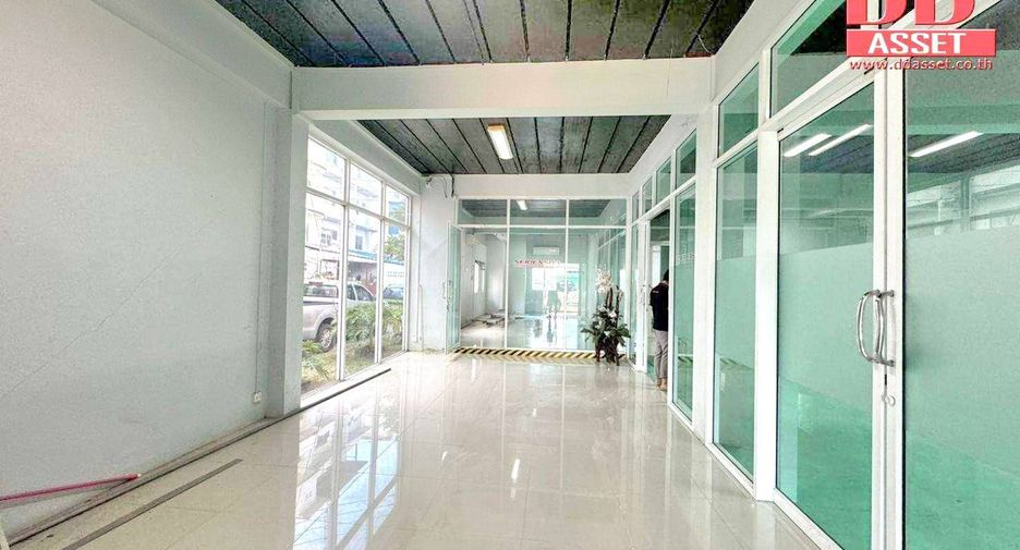For rent そして for sale retail Space in Mueang Chon Buri, Chonburi
