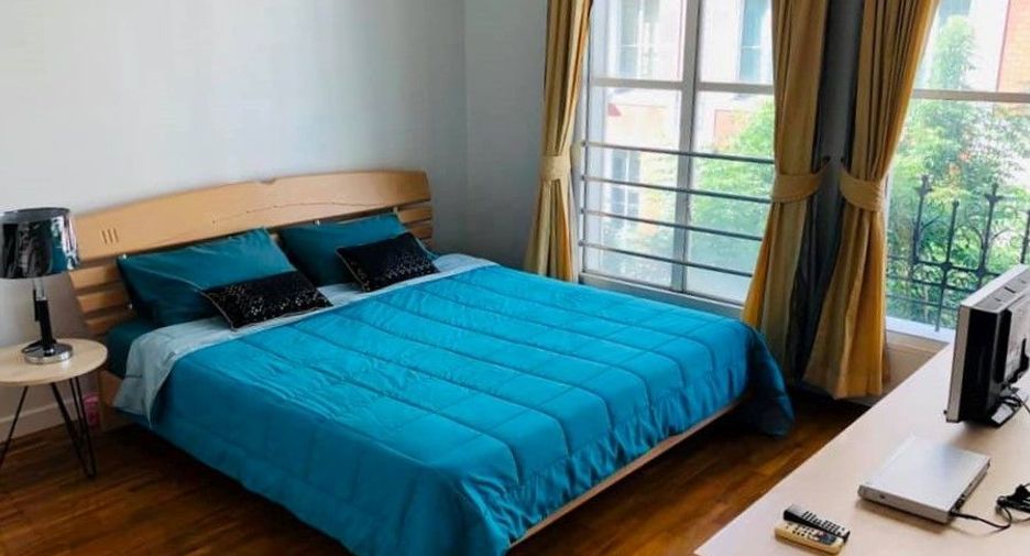 Reihenhaus zur Miete mit 4 Zimmer in Watthana, Bangkok