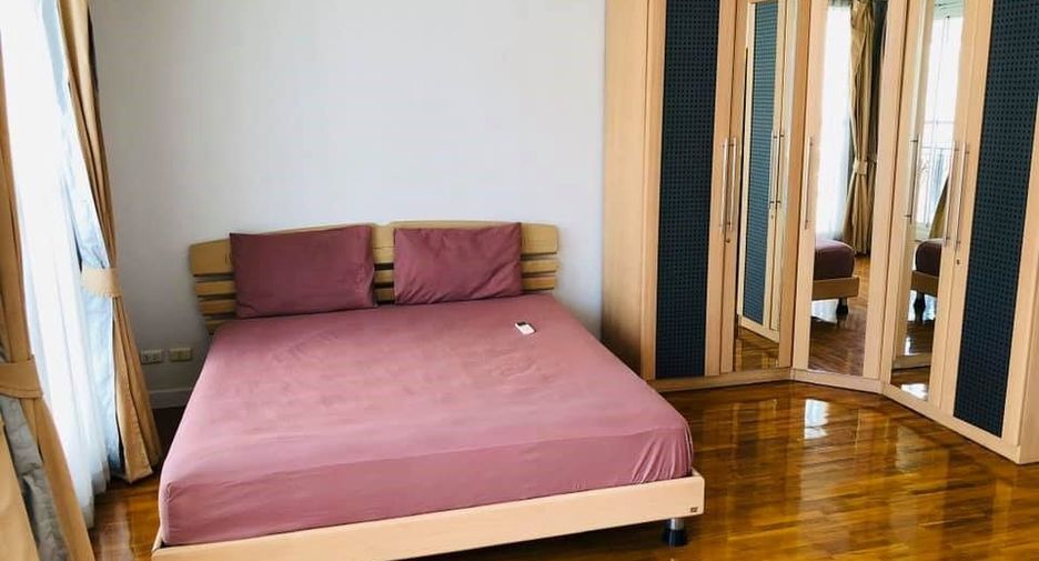 Reihenhaus zur Miete mit 4 Zimmer in Watthana, Bangkok