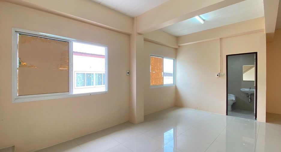 Gewerbefläche zum Kauf mit 3 Zimmer in Si Racha, Chonburi