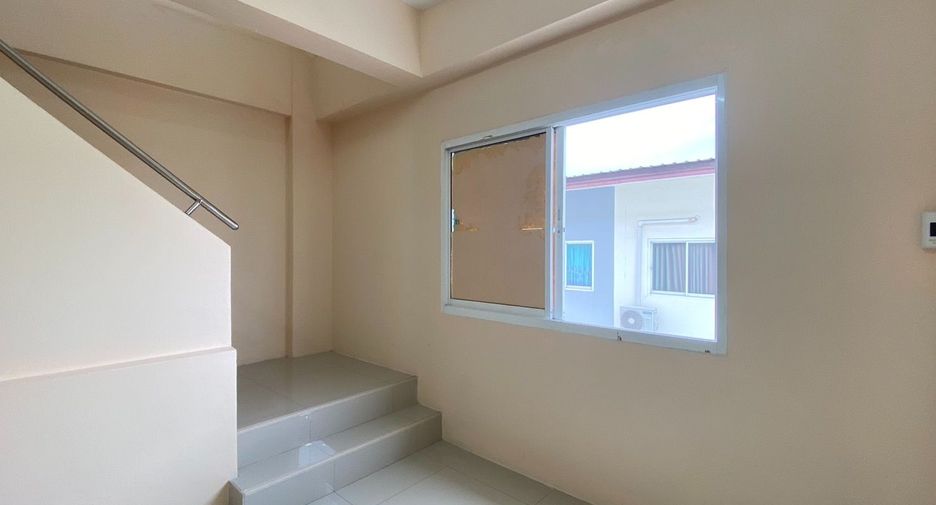 Gewerbefläche zum Kauf mit 3 Zimmer in Si Racha, Chonburi