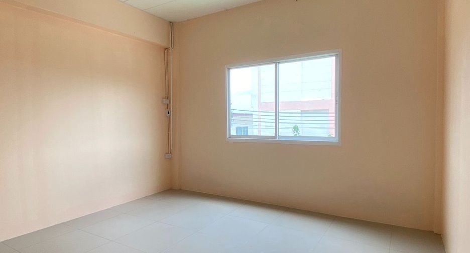 Gewerbefläche zum Kauf mit 3 Zimmer in Si Racha, Chonburi