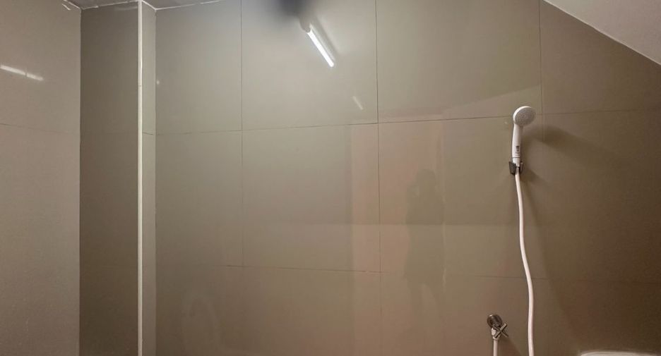 Gewerbefläche zum Kauf mit 3 Zimmer in Si Racha, Chonburi