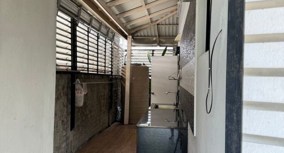 For sale 4 bedrooms house in Nong Khaem, Bangkok