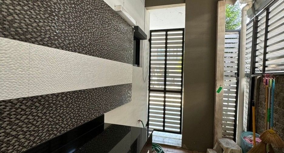 For sale 4 bedrooms house in Nong Khaem, Bangkok