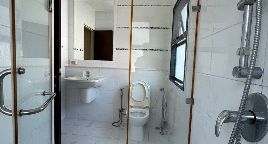 For sale 4 bedrooms house in Nong Khaem, Bangkok