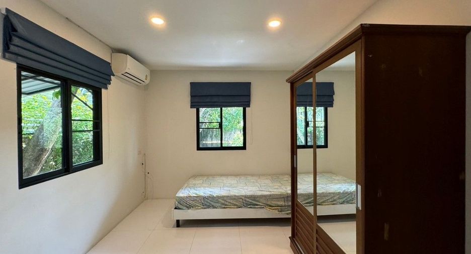 For sale 4 bedrooms house in Nong Khaem, Bangkok