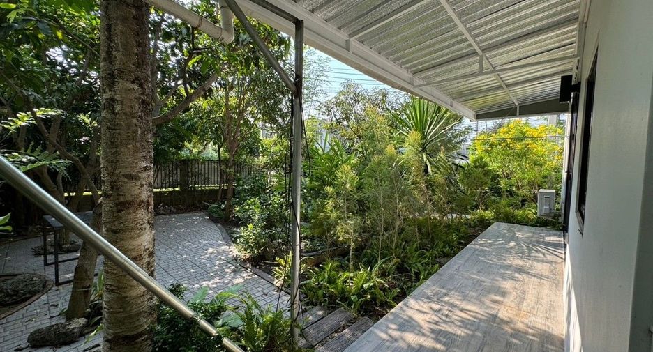 For sale 4 bedrooms house in Nong Khaem, Bangkok