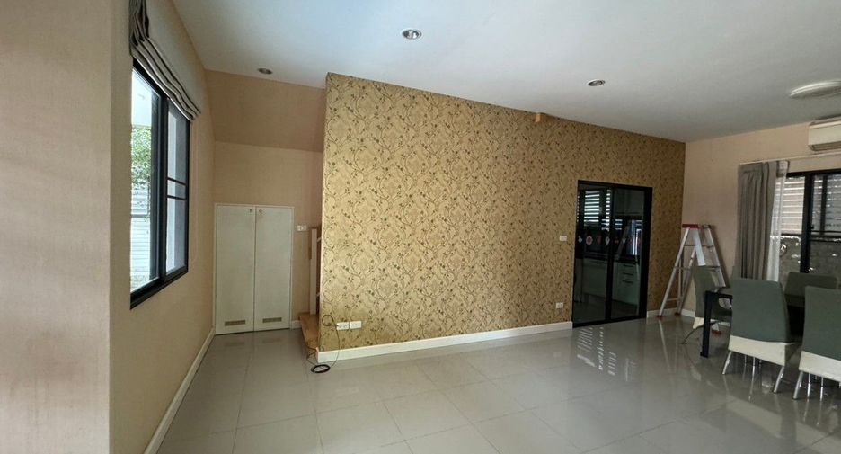 For sale 4 bedrooms house in Nong Khaem, Bangkok