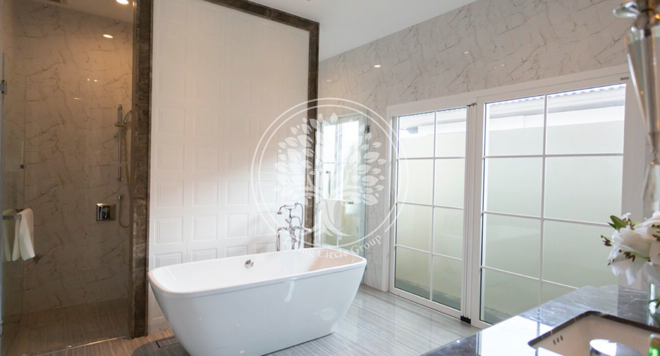 For rent 4 bedrooms house in Bang Phli, Samut Prakan