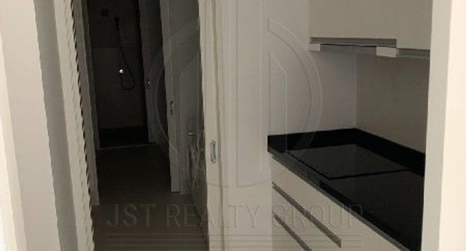 For sale 3 bedrooms condo in Sathon, Bangkok