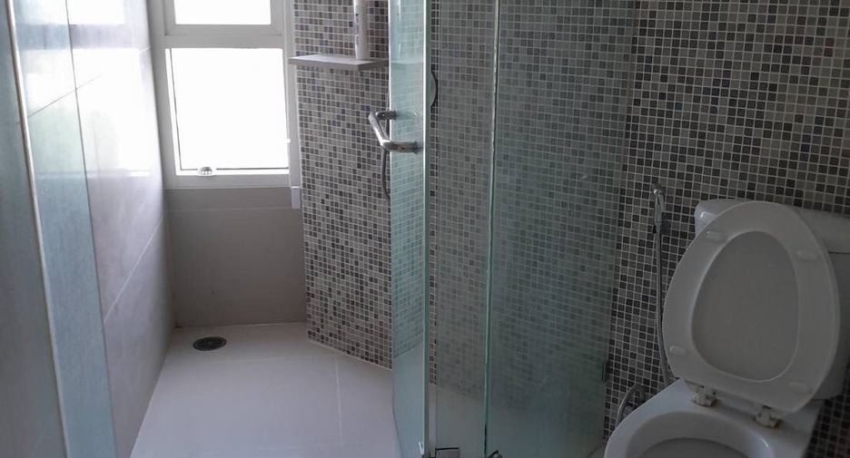 For rent 3 bedrooms condo in Bang Lamung, Chonburi