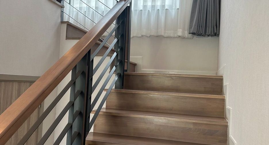 Haus zur Miete mit 4 Zimmer in Prawet, Bangkok
