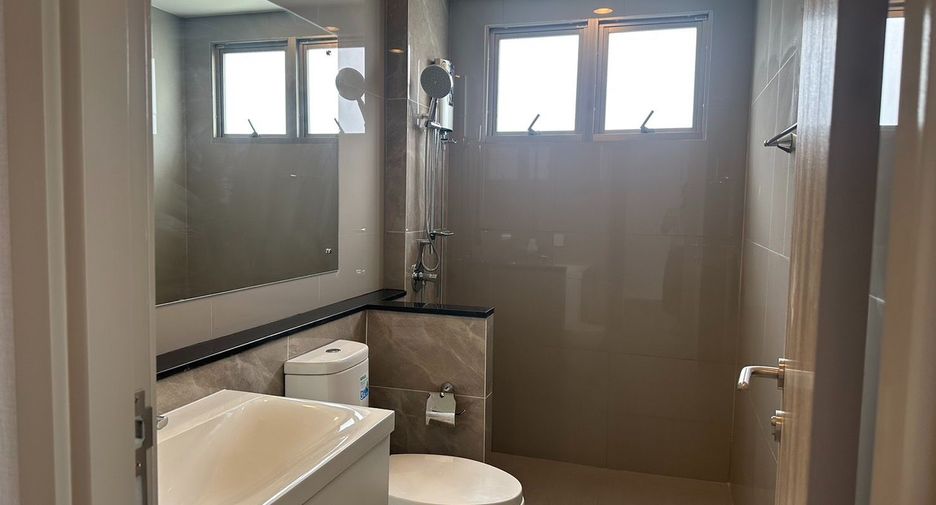 Haus zur Miete mit 4 Zimmer in Prawet, Bangkok
