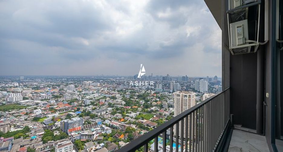 Продажа 3 спальни кондо в Щаттхана, Бангкок