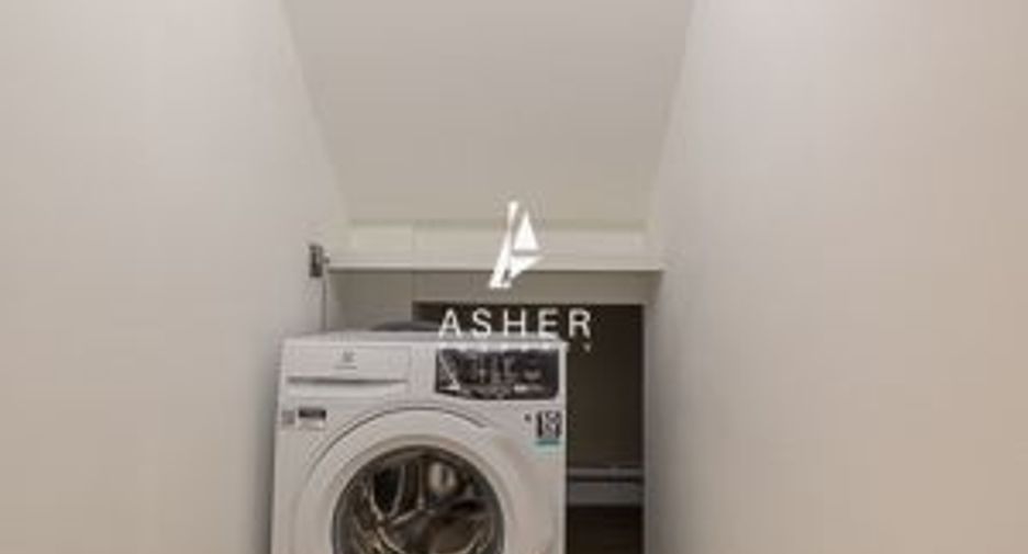 Продажа 3 спальни кондо в Щаттхана, Бангкок
